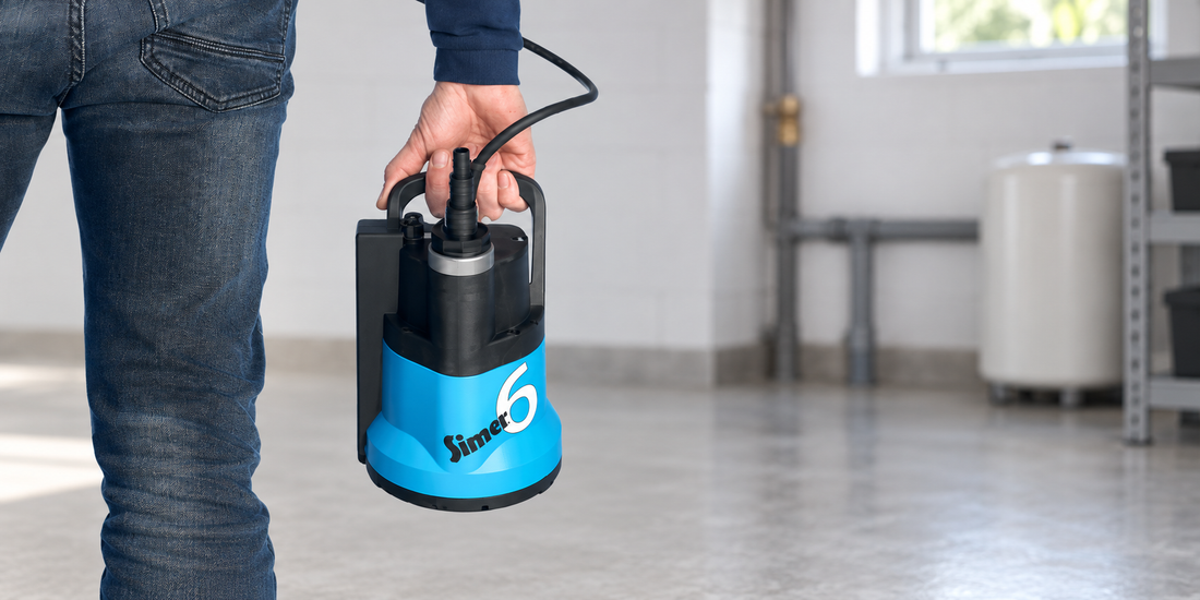 Simer 6 pomp gedragen aan de handgreep